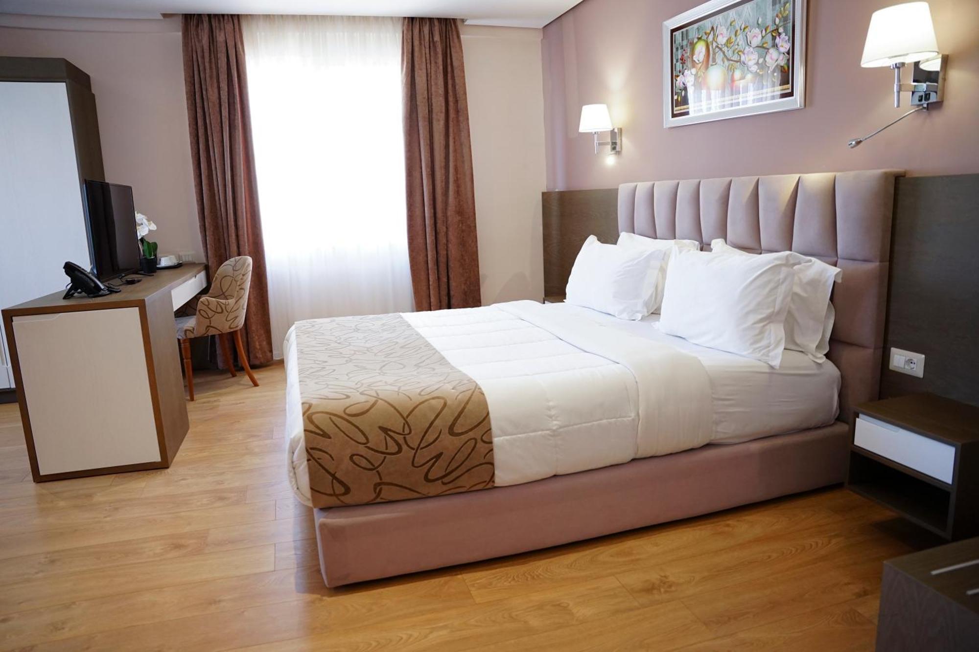 Doanesia Premium Hotel & Spa Тирана Экстерьер фото