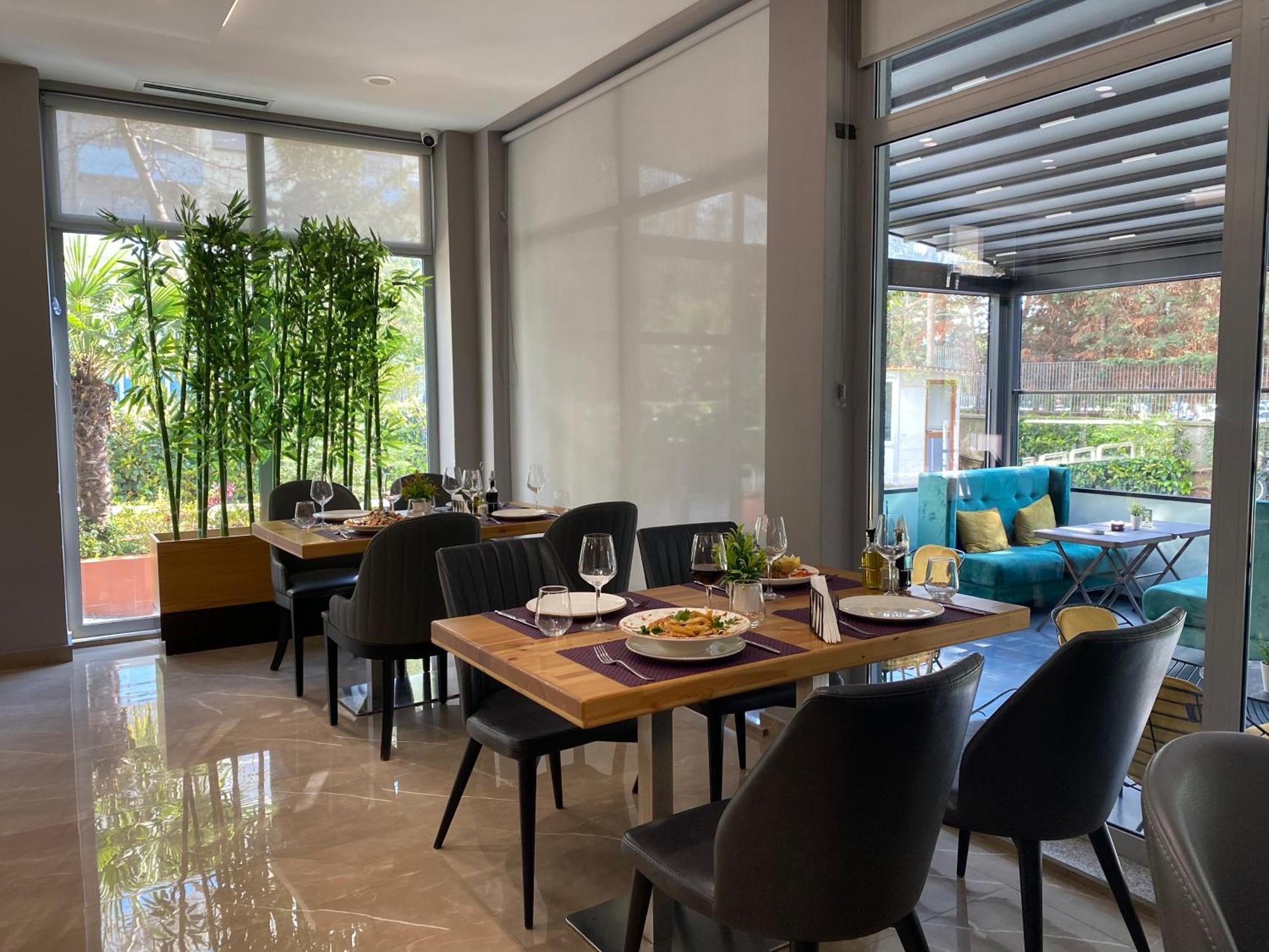 Doanesia Premium Hotel & Spa Тирана Экстерьер фото
